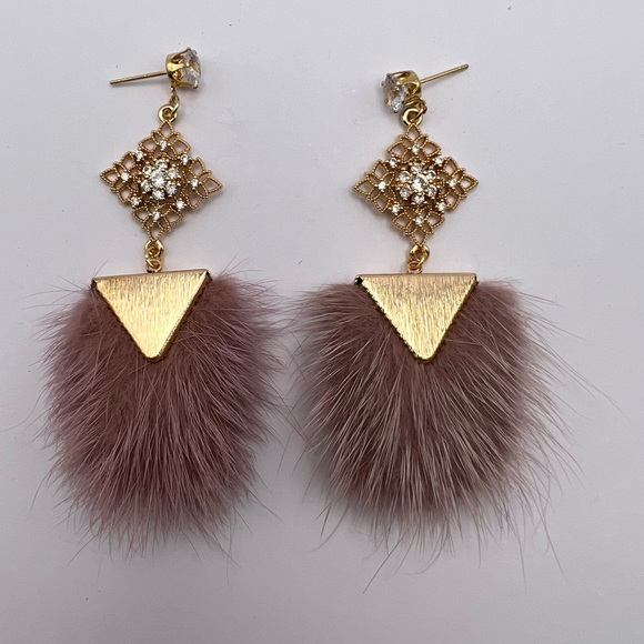 Flirty Dusty Pink Dangle Earrings - Elegant Pink Feather Dangle Earrings - Picture 11 of 16